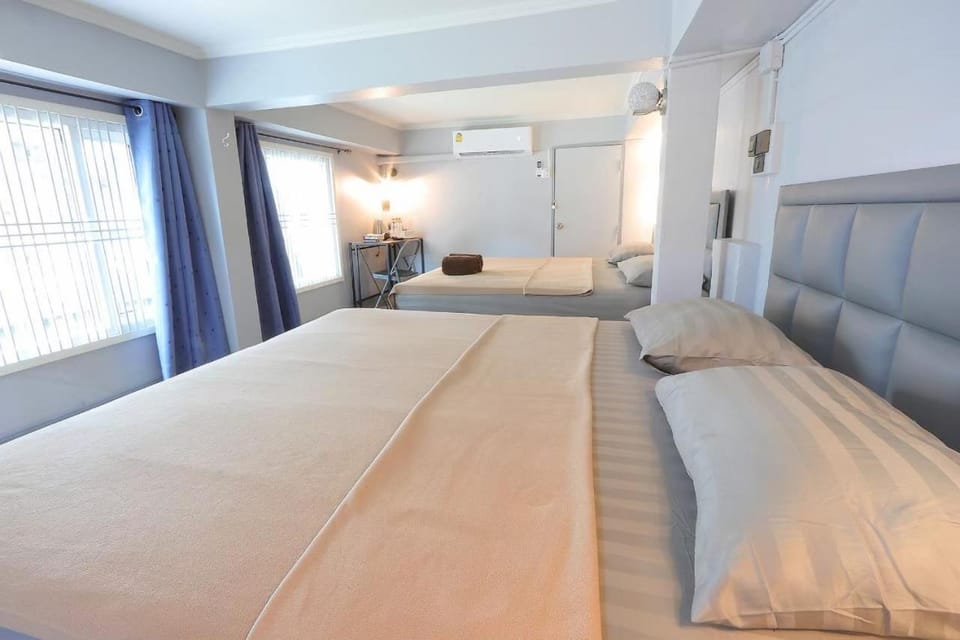 Baankhon Private room in Thai house Check in by yourself code inbox Adult Only House in Bangkok
