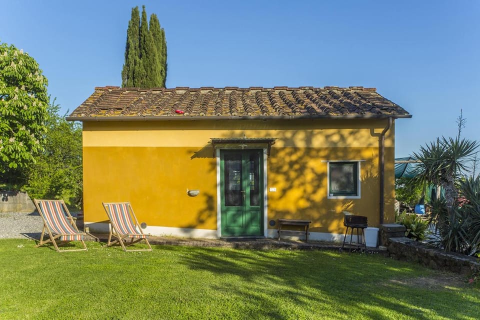 Property building, Facade/entrance, BBQ facilities, Garden