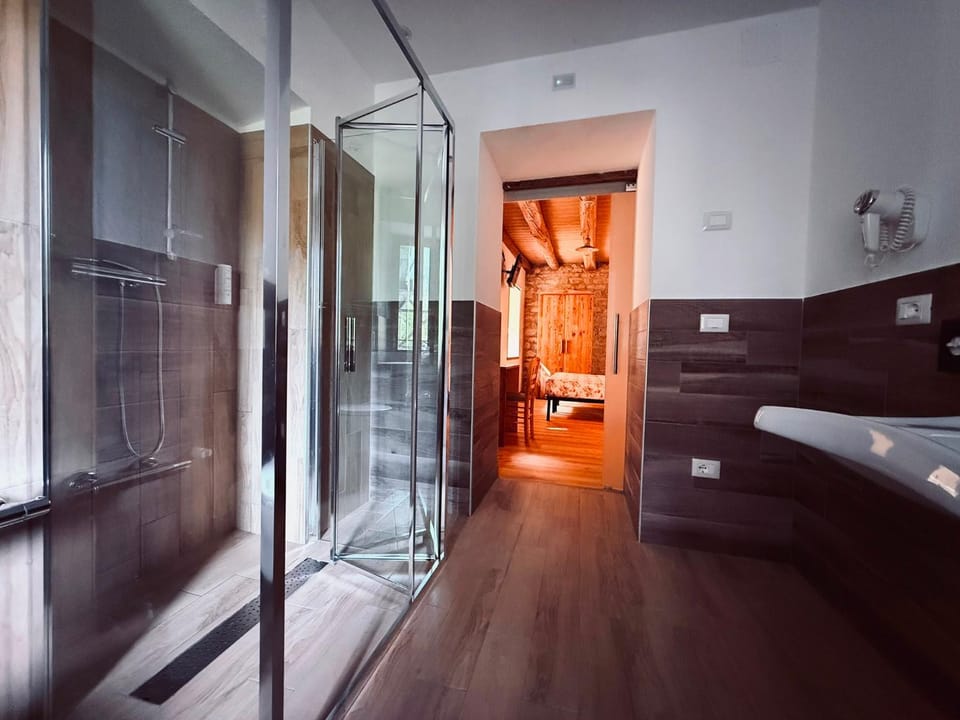 Bathroom, Bedroom