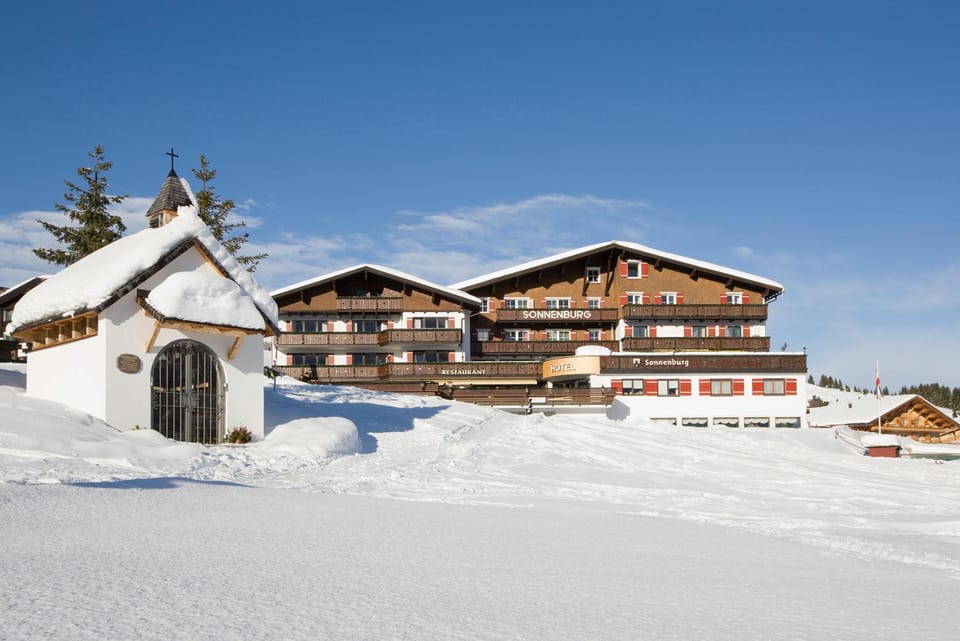 Facade/entrance, Winter