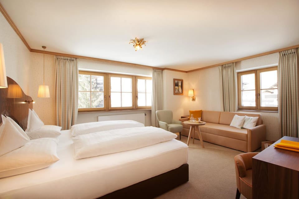 Bed, Photo of the whole room, Decorative detail
