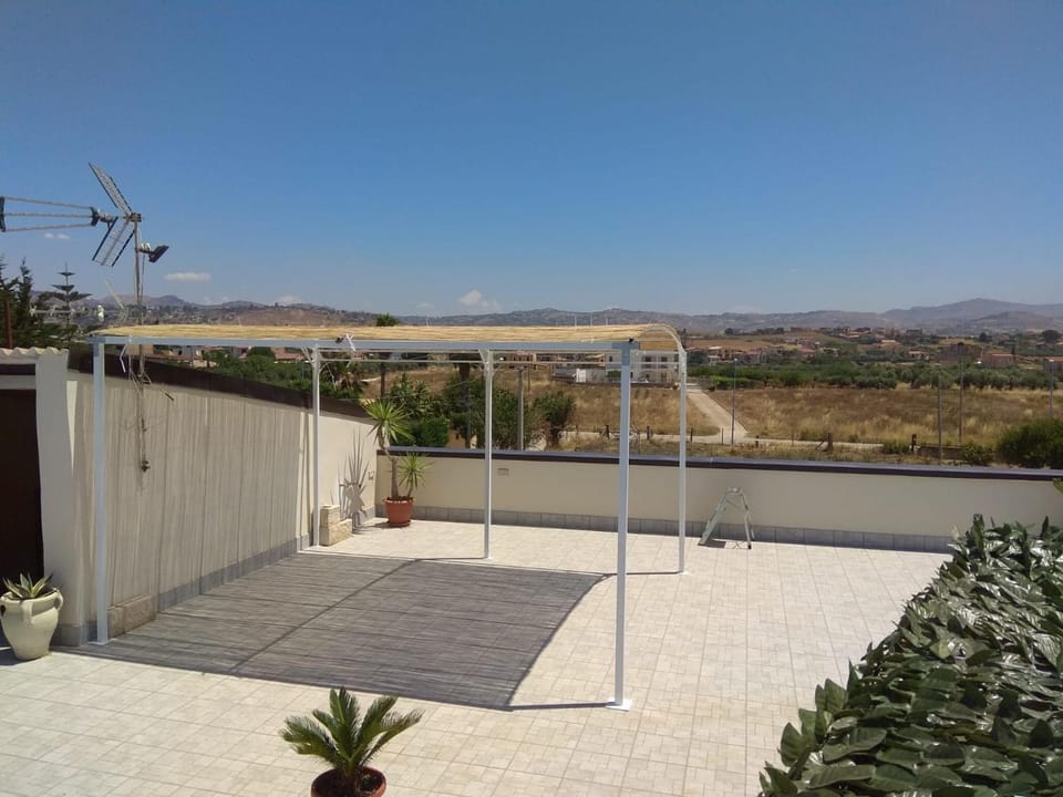 City view, Sea view, Area and facilities