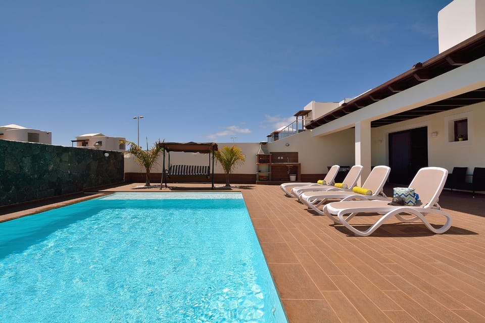 Swimming pool, Swimming pool
