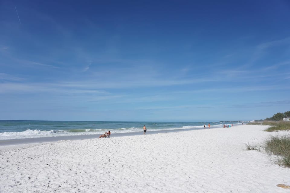 Anna Maria Island Beach Shack Walk to Beach & Bay House in Bradenton Beach