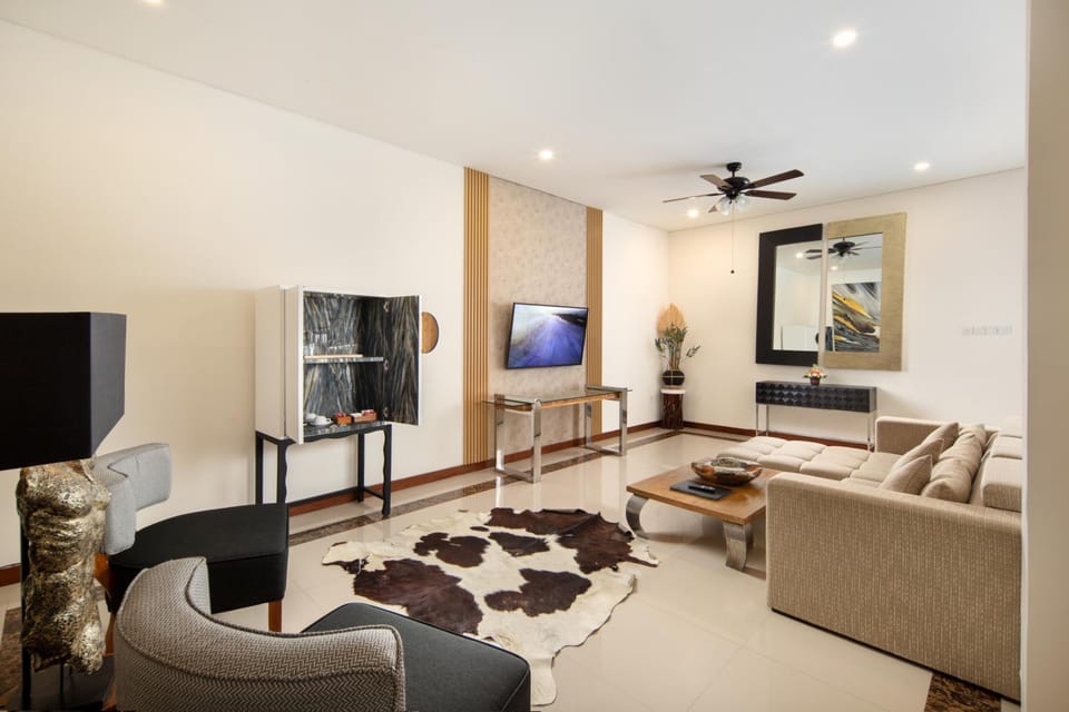Communal lounge/ TV room, Living room