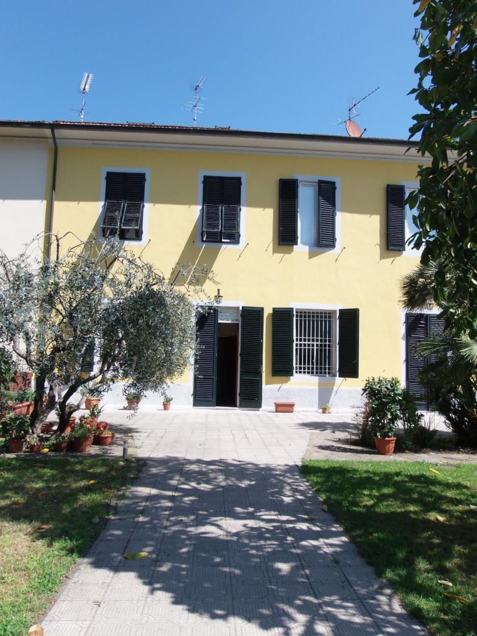 Property building, Facade/entrance