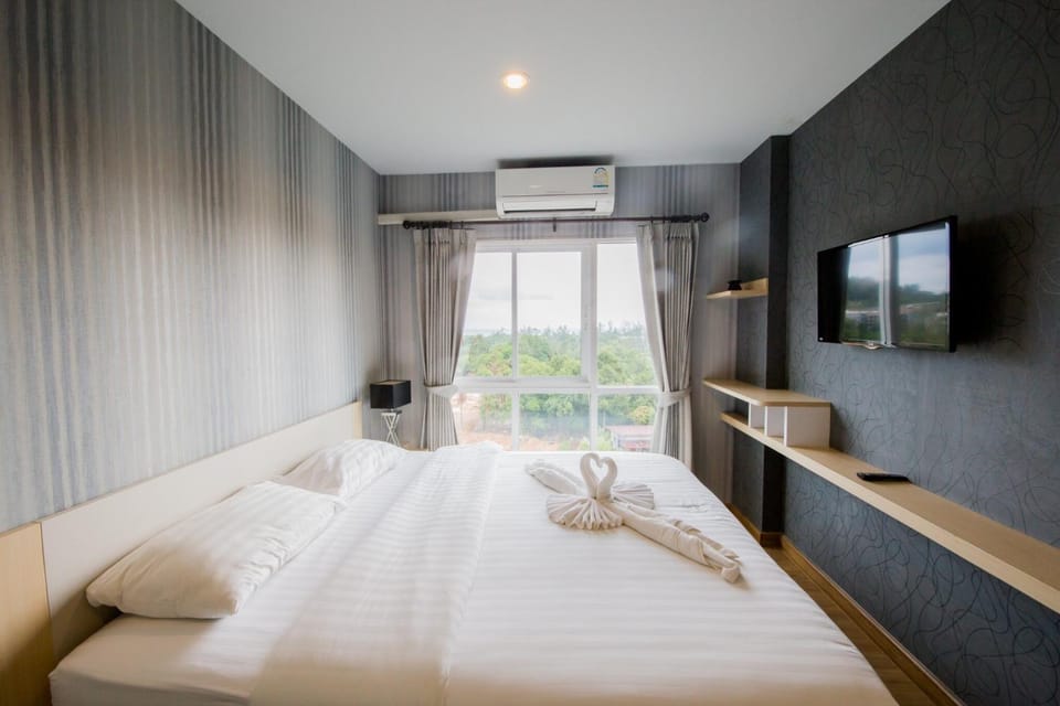 Bed, TV and multimedia, Bedroom, air conditioner