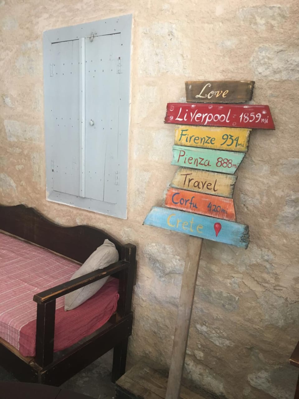 Decorative detail, Seating area, Logo/Certificate/Sign