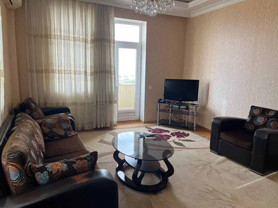 TV and multimedia, Living room, Evening entertainment