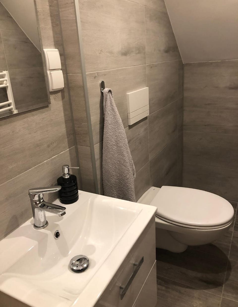 Apartament przy Parku Zdrojowym Apartment in Lower Silesian Voivodeship