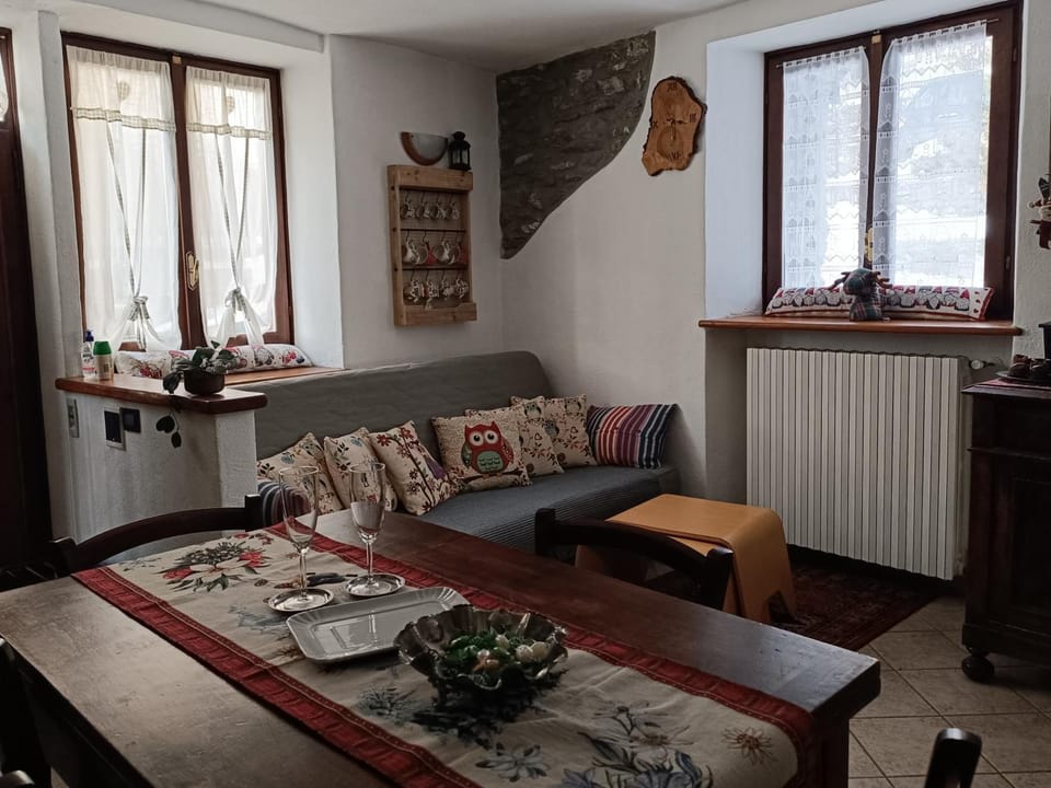 Sauze d'Oulx ciabot la garitüla with garden - wifi- close to the chairlift Apartment in Sauze d'Oulx