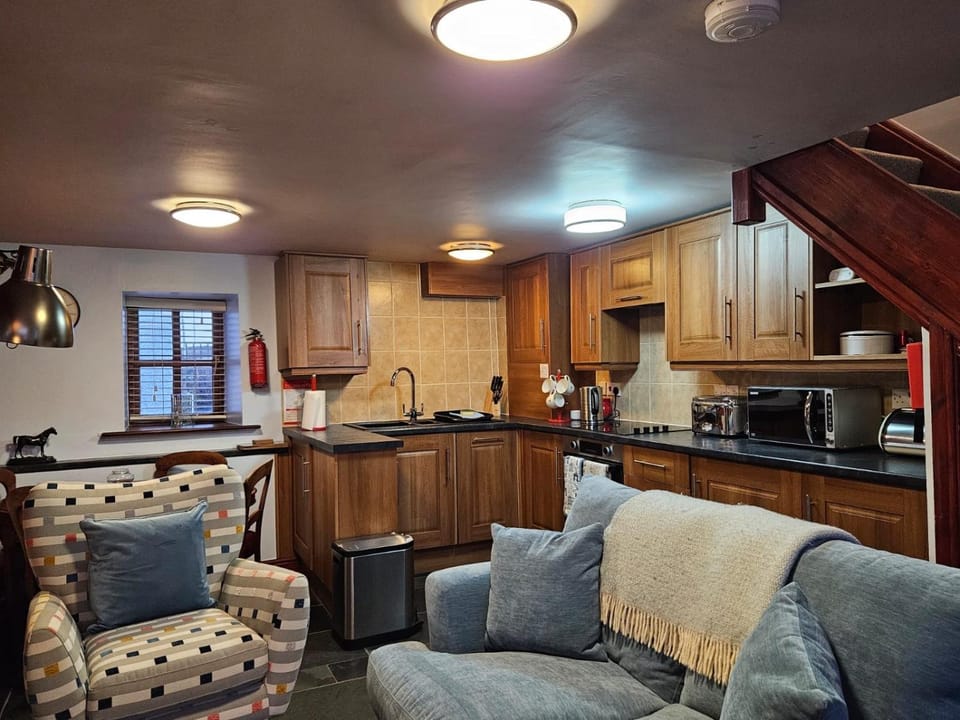 Kitchen or kitchenette, Living room