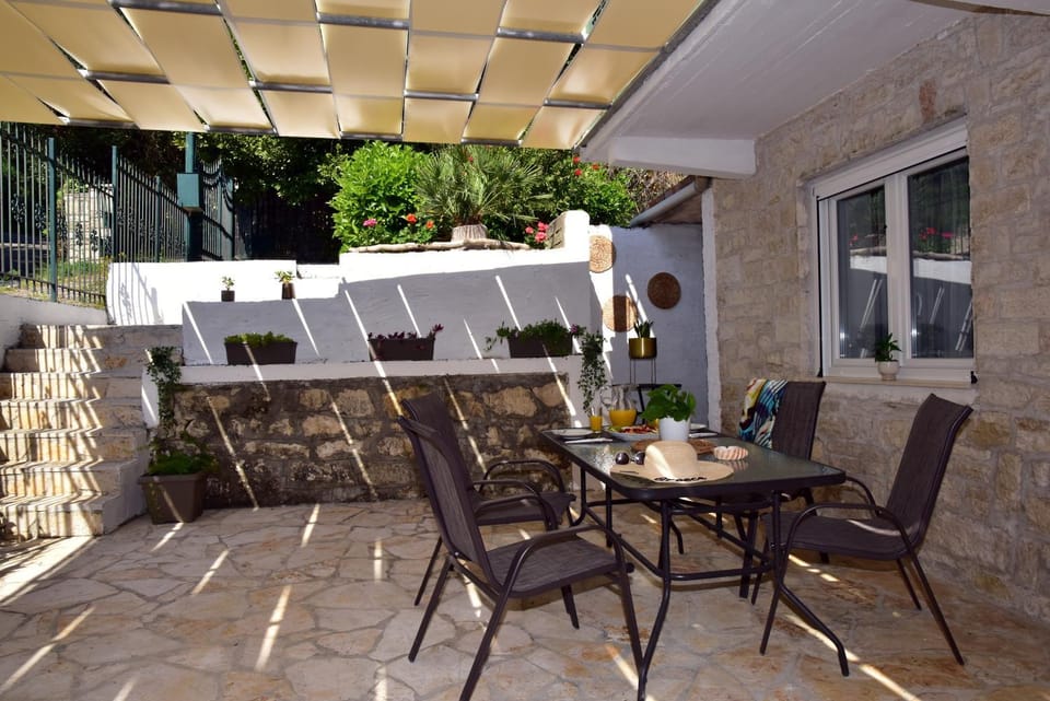 Balcony/Terrace, Dining area