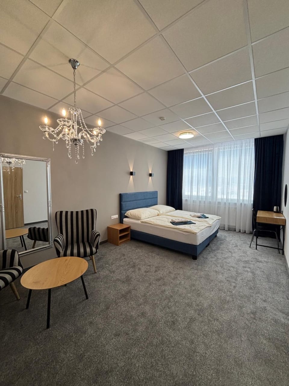City Hotel B&B, reception 24 7, 800m od-from R1, free parking Hotel in Slovakia