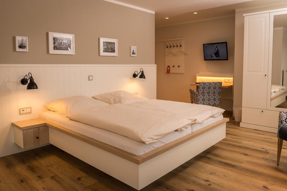 Bed, Photo of the whole room