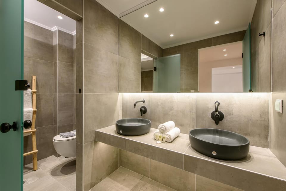 Toilet, Property building