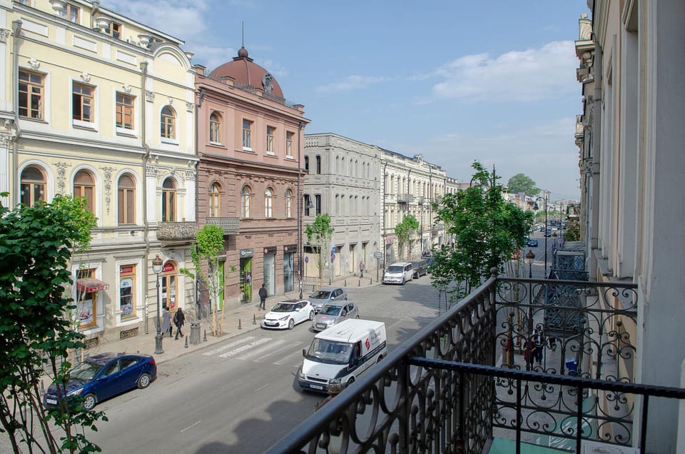 Home@97 on Aghmashenebeli Avenue Apartment in Tbilisi, Georgia