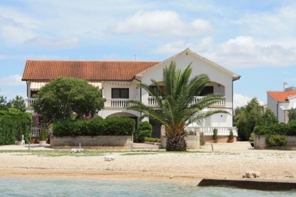 Property building, Facade/entrance, Off site