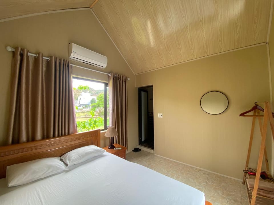Cat Ba Rustic Homestay Hotel in Laos