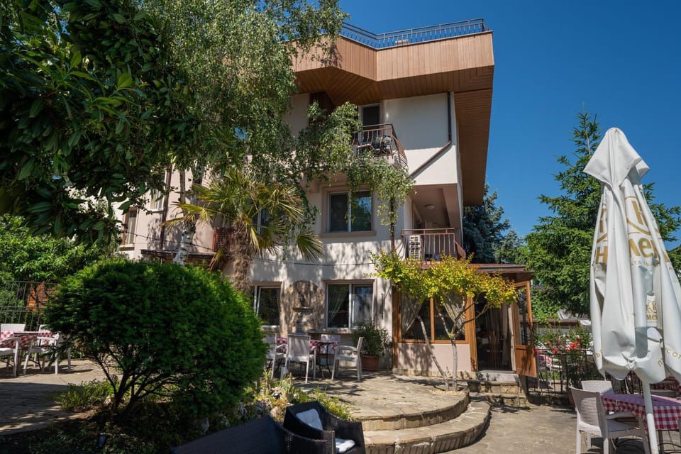 Facade/entrance, Garden