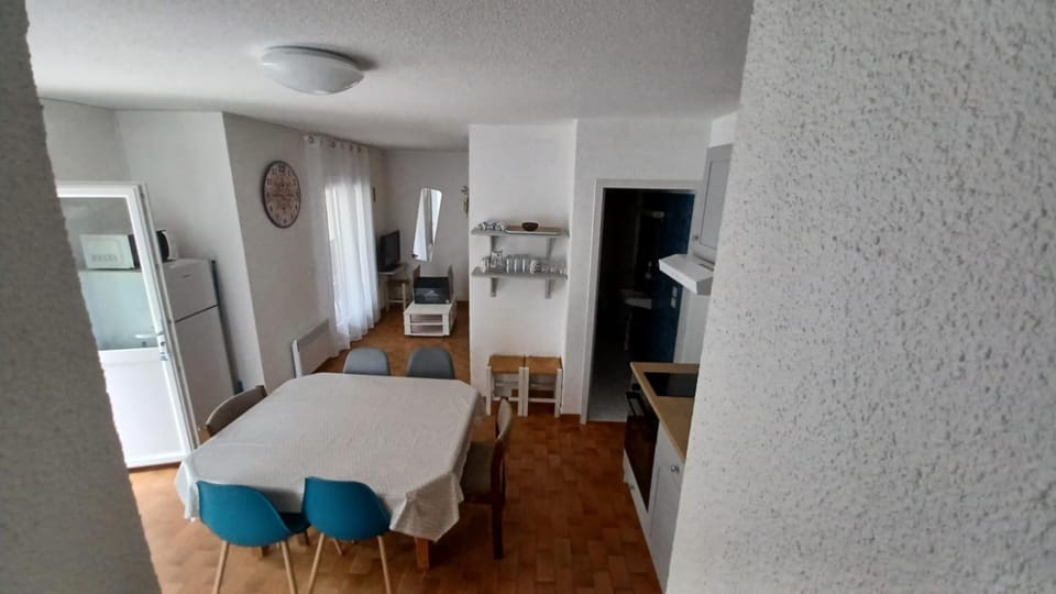Camping les Criques de Royan Campground/ 
RV Resort in Meschers-sur-Gironde