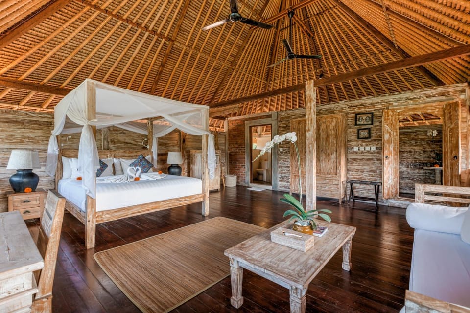 Bed, Photo of the whole room, Decorative detail, Bedroom