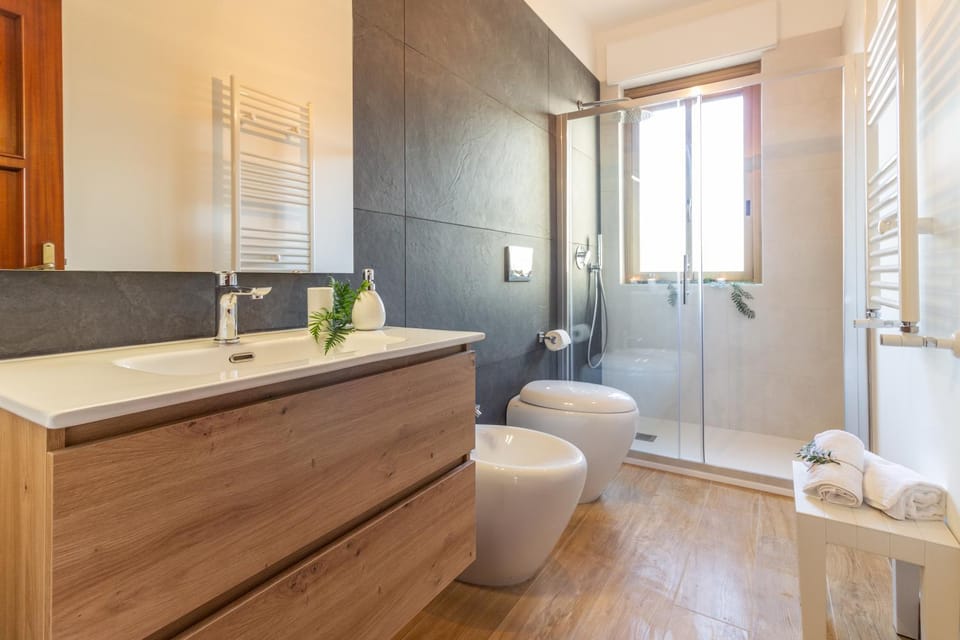 Shower, Bathroom, towels