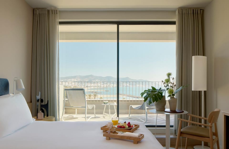 Bed, Bedroom, Breakfast