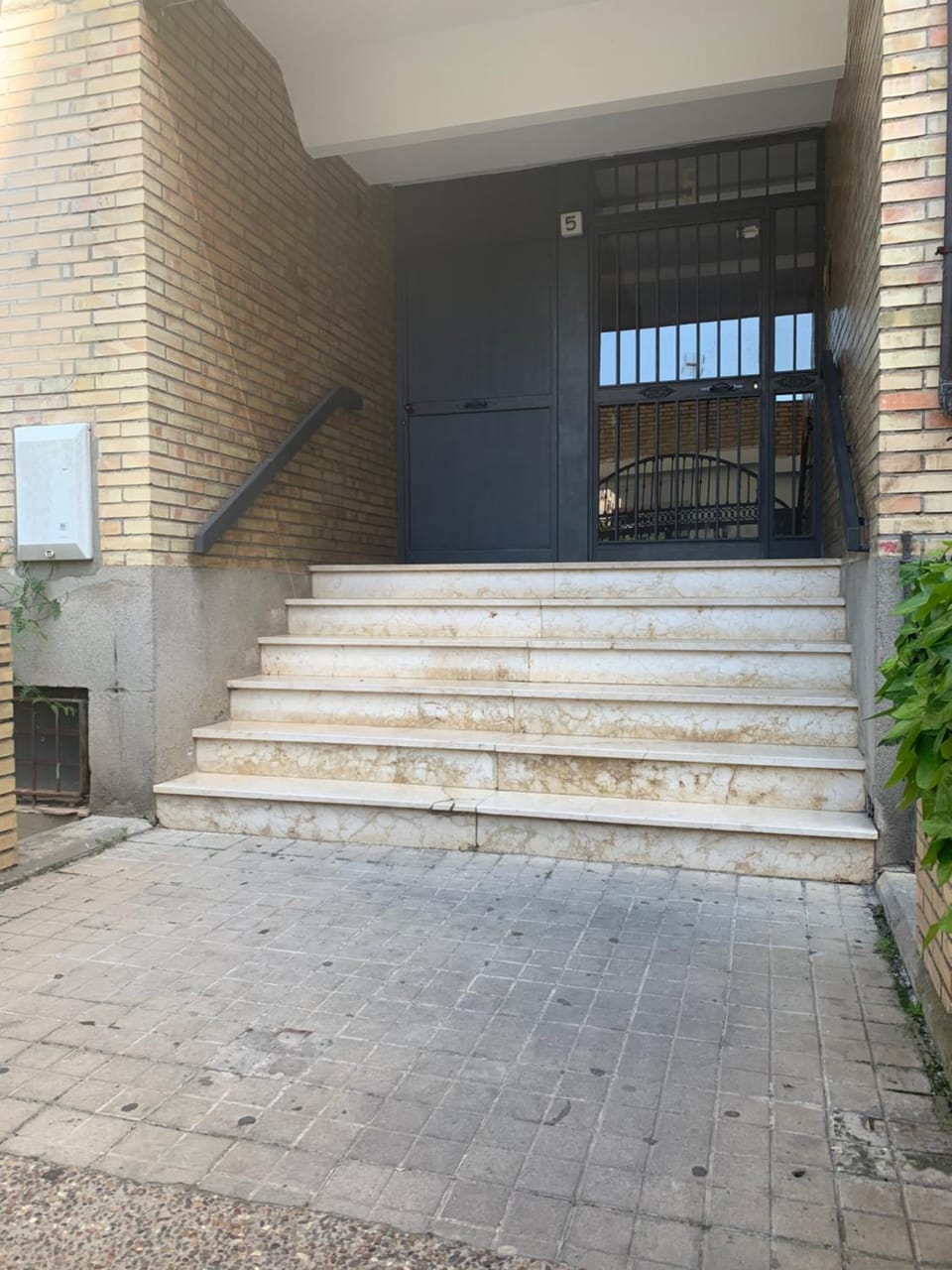 Property building, Facade/entrance