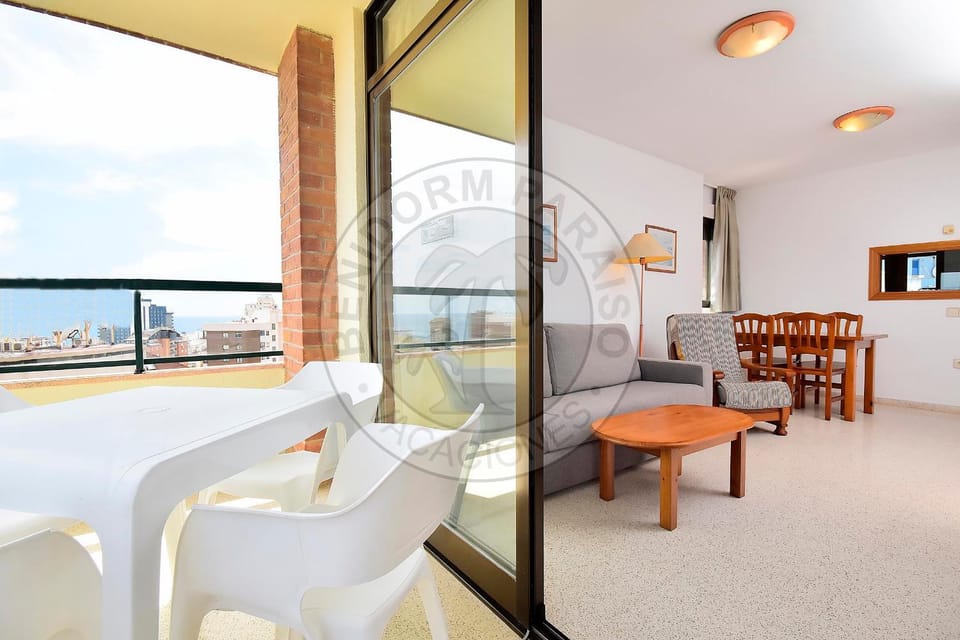 Restaurant/places to eat, Spring, Day, Balcony/Terrace, Living room, Beach, On site, City view, Sea view, Supermarket/grocery shop, Quiet street view