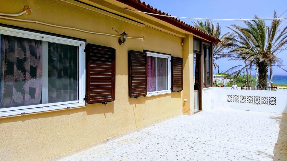 Property building, Balcony/Terrace, Sea view