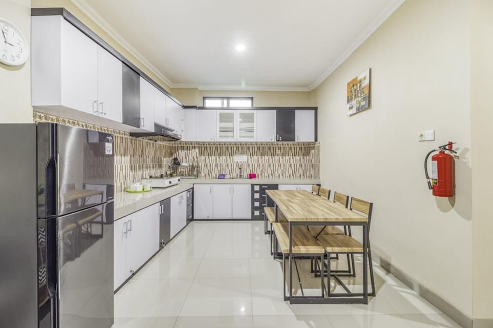 Kitchen or kitchenette, Breakfast