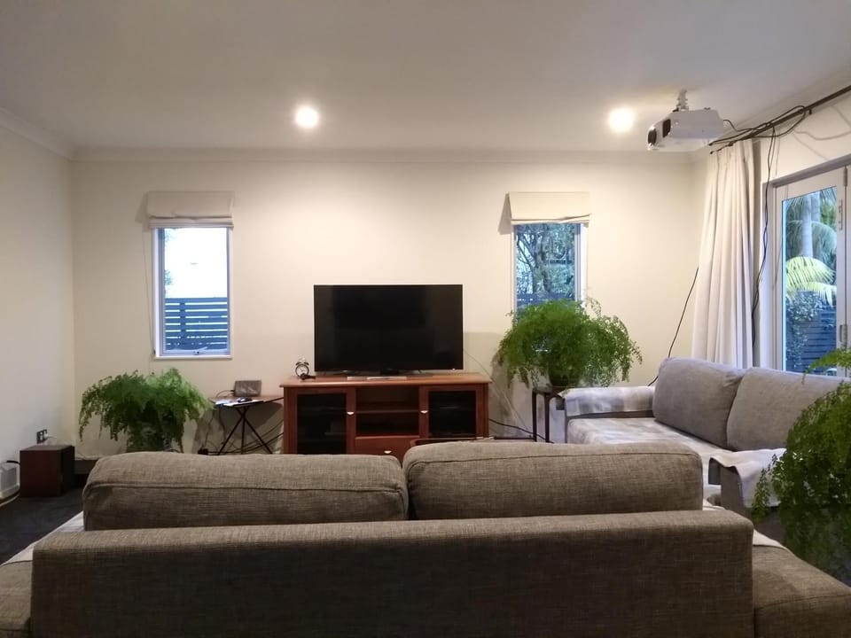 Communal lounge/ TV room, TV and multimedia