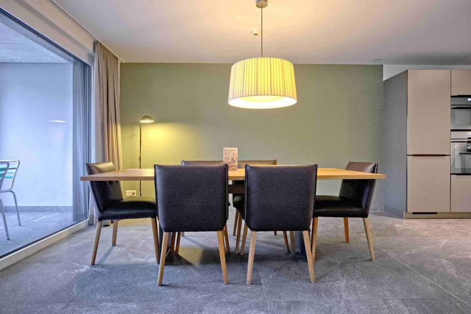 Living room, Dining area, air conditioner