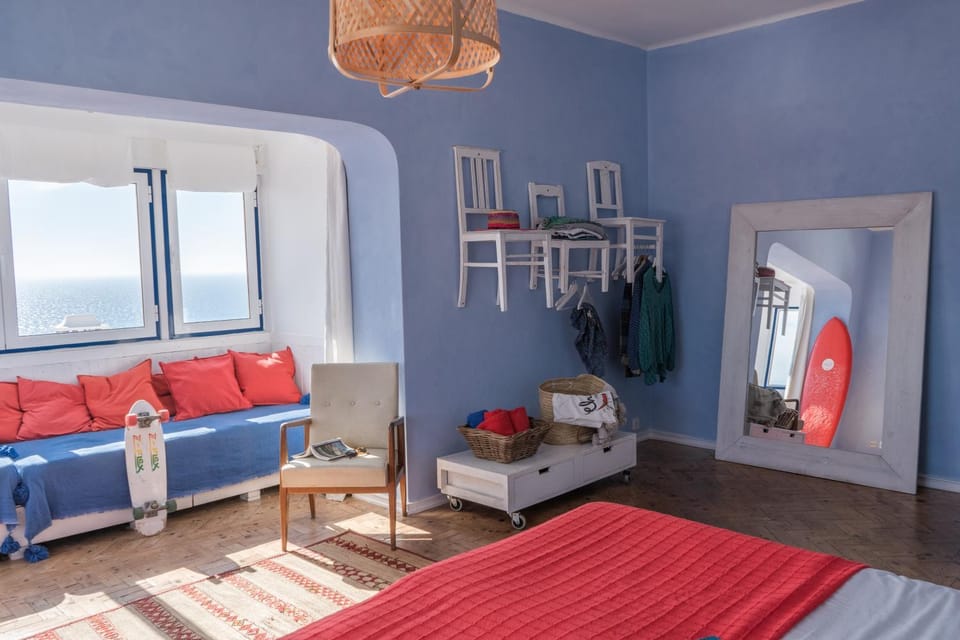 Photo of the whole room, Sea view