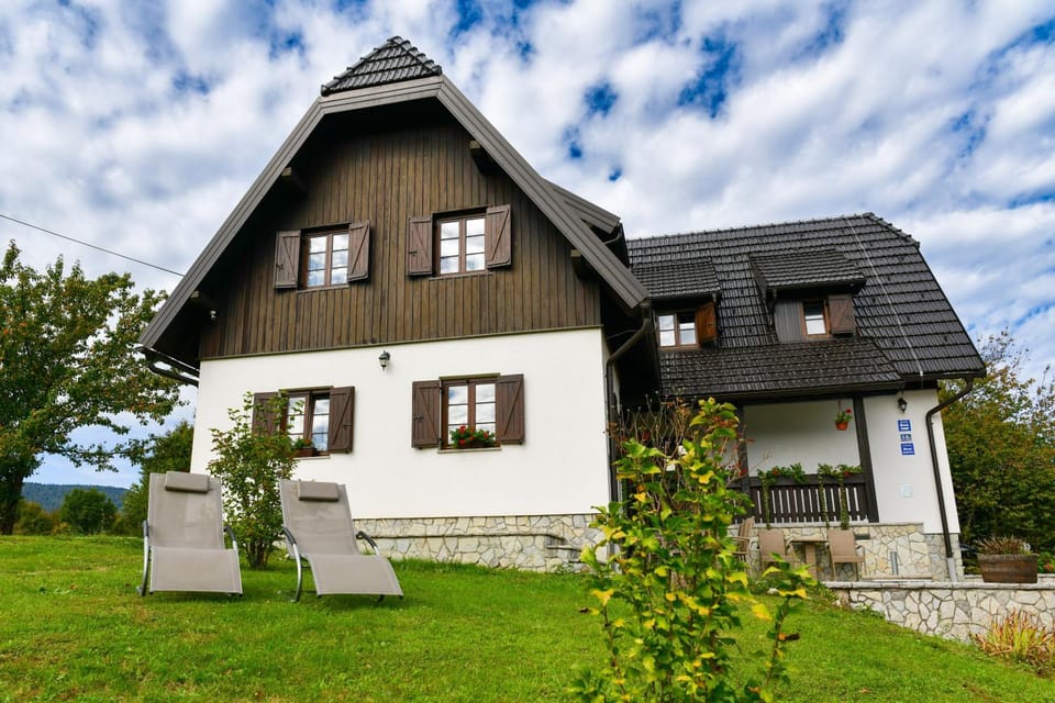 Property building, Spring, Day, Garden