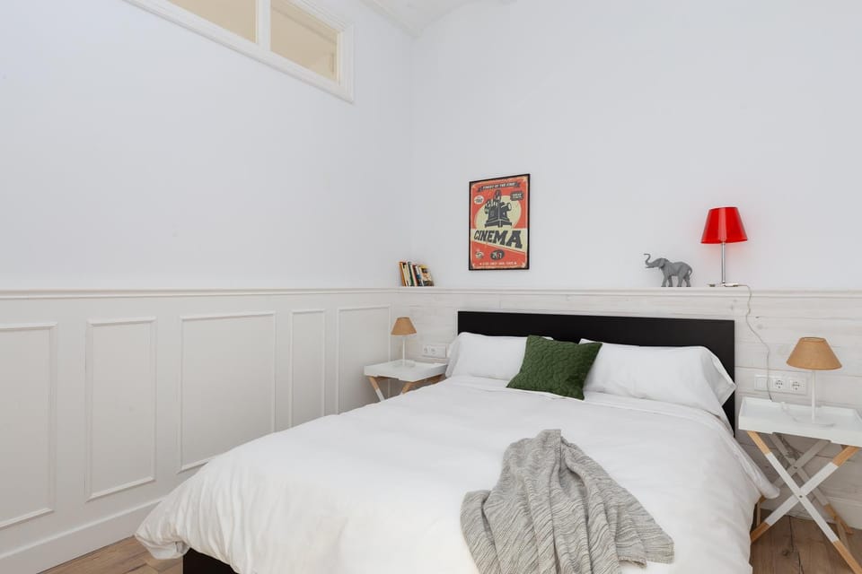 Bed, Photo of the whole room, Bedroom