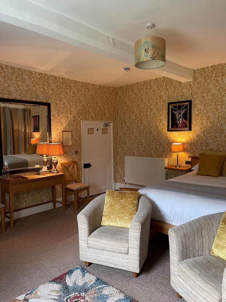 Bed, Seating area, Bedroom