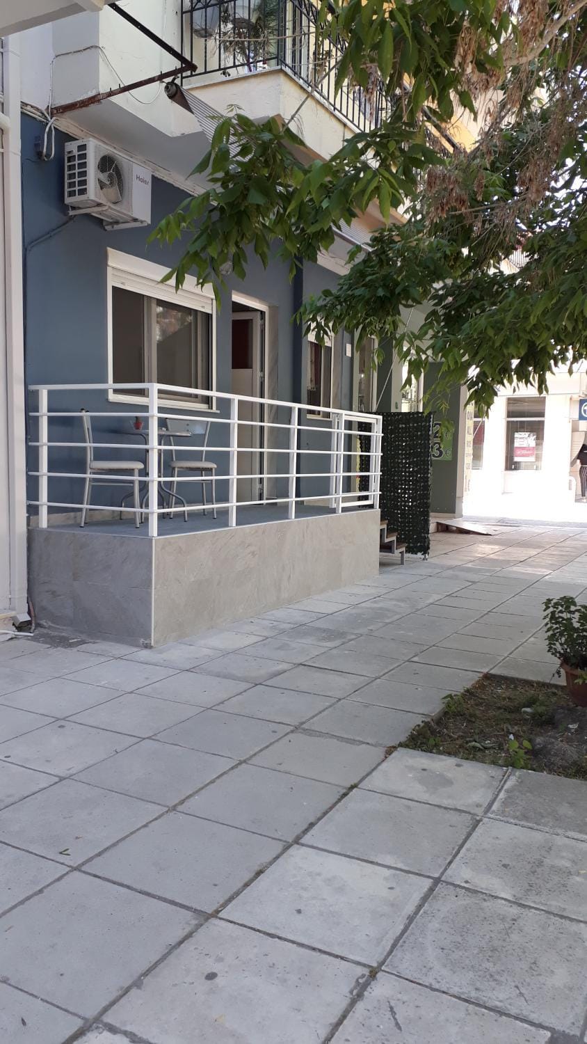 Property building, Facade/entrance, Day