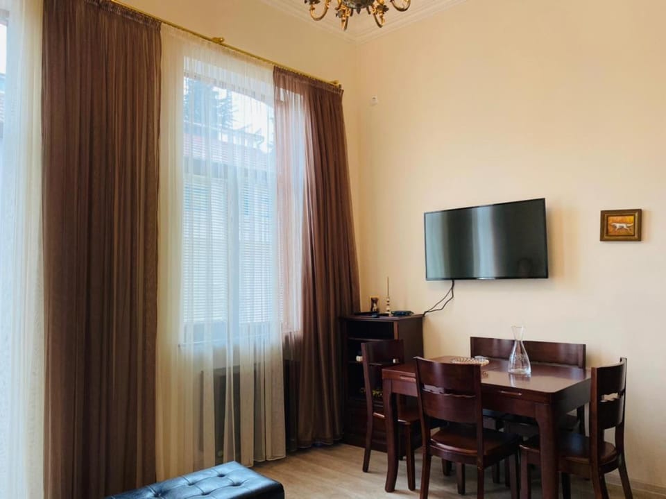 TV and multimedia, Dining area