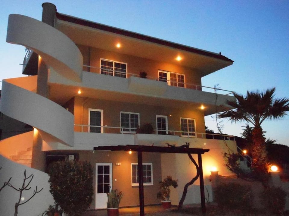 Property building, Facade/entrance, Night