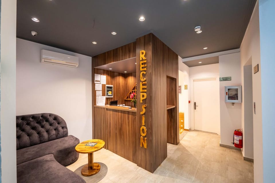 Lobby or reception, Seating area, air conditioner