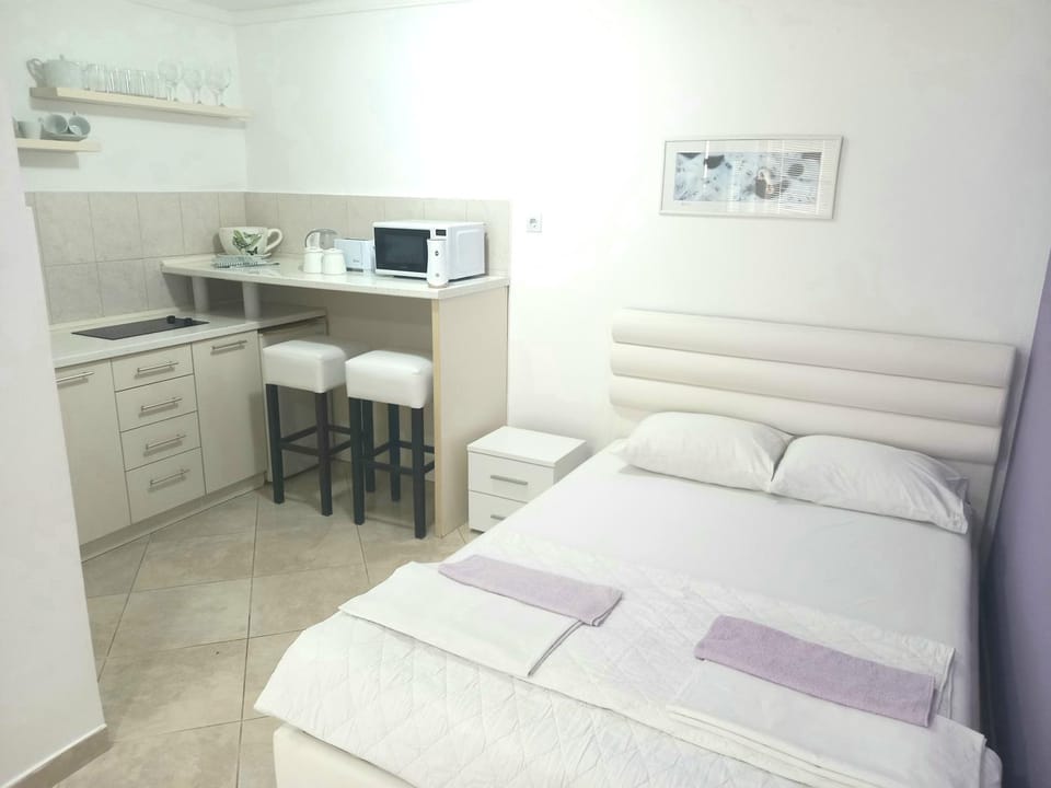 Kotor Sunrise Apartments Apartment in Dobrota
