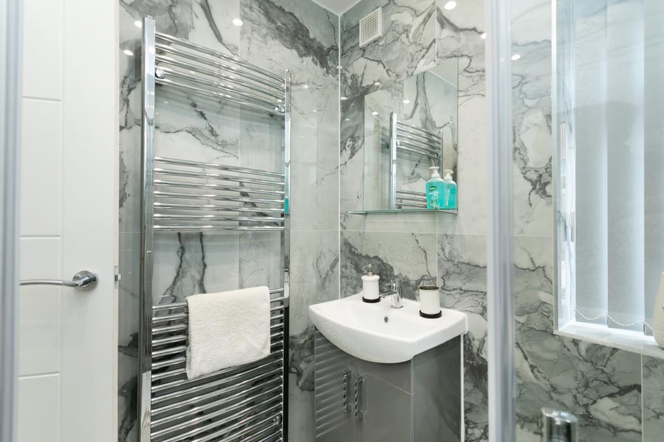 Shower, Public Bath