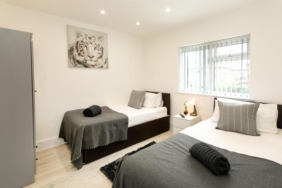 Bed, Bedroom, wardrobe