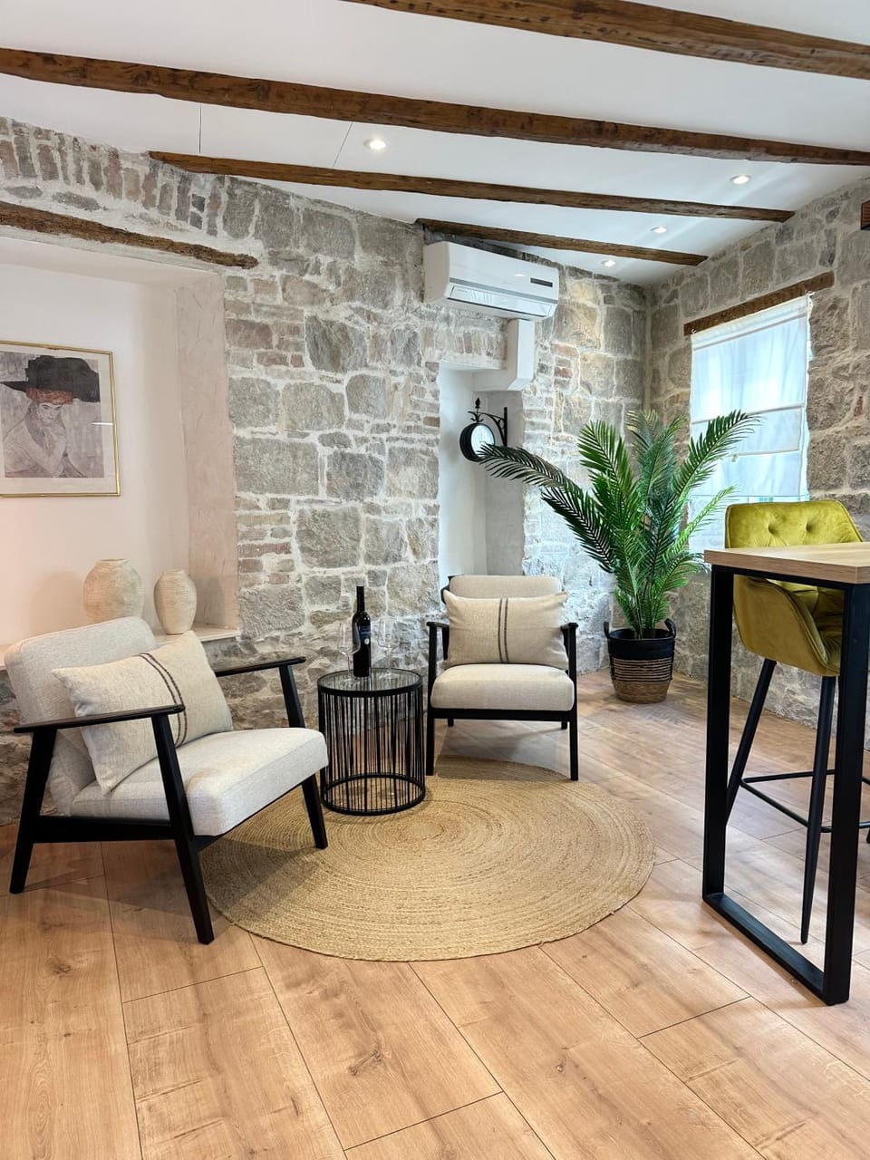 Living room, Seating area