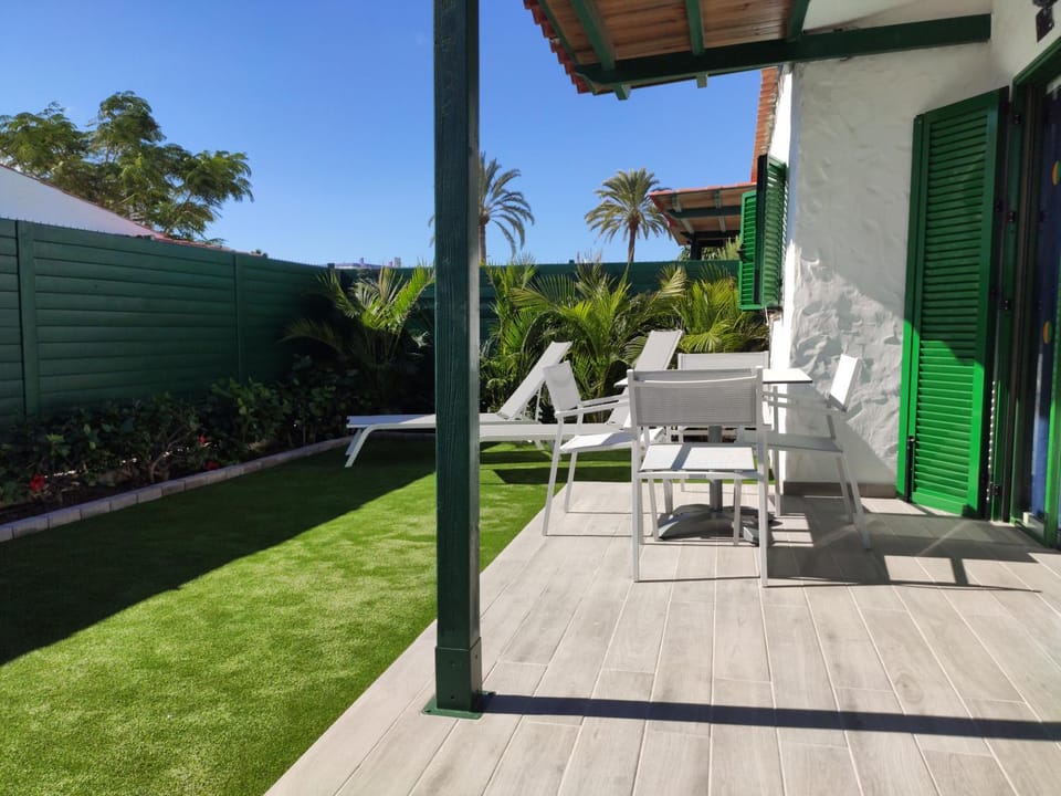 Prívate bungalow a 200 meters to Yumbo center Apartment in Maspalomas