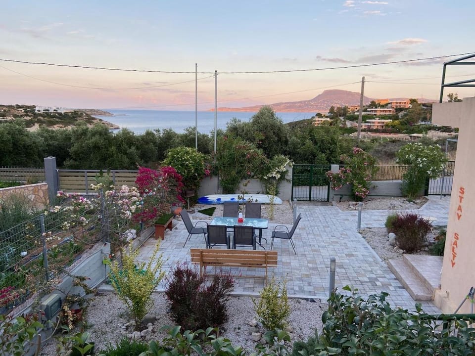 Dining area, Garden view, Sea view