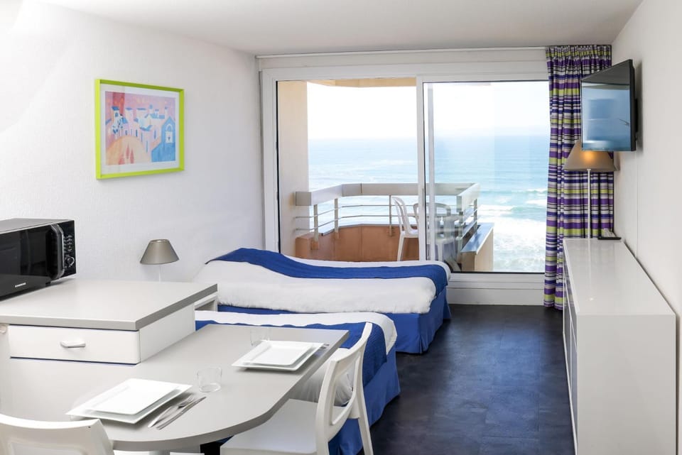 Bed, Balcony/Terrace, kitchen