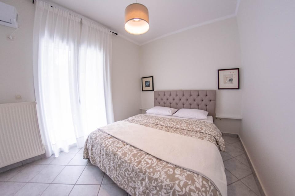 Bed, Photo of the whole room, Bedroom, internet